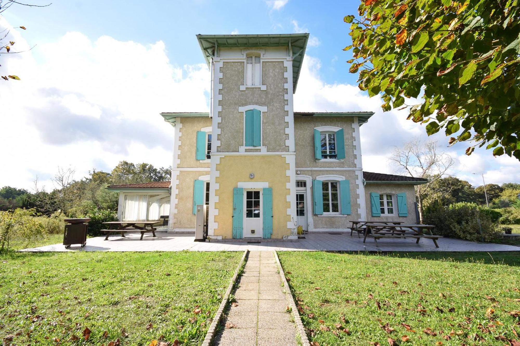 Avec Piscine Et Billard Ferienhaus Sabres
